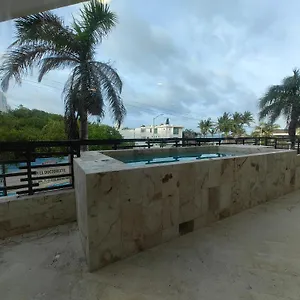 Aldea Thai Beachfront Apartamento Playa del Carmen